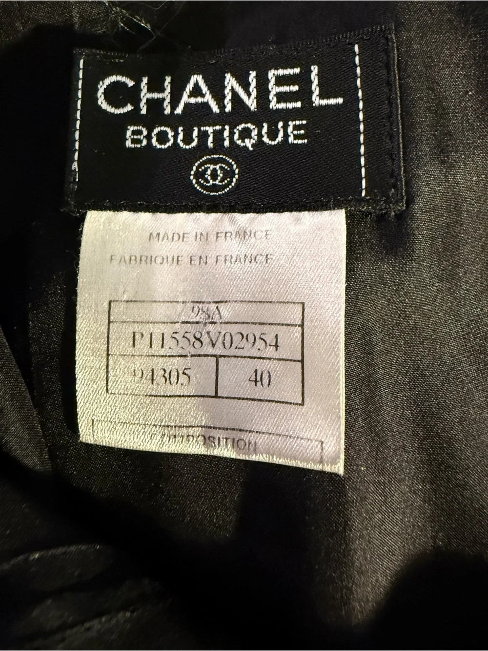 Stunning vintage CHANEL Black Tailored Women's blazer and skirt suit set
